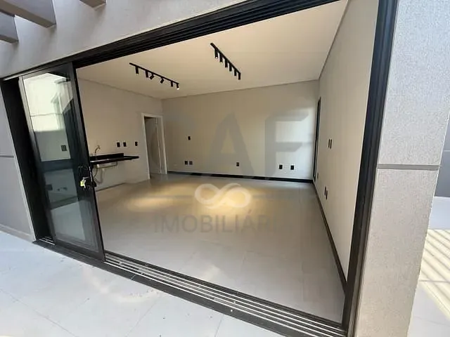 Casa com 150m² 4 quartos e 2 banheiros, para alugar, no bairro Vila Jorge Zambon em Jaguariúna