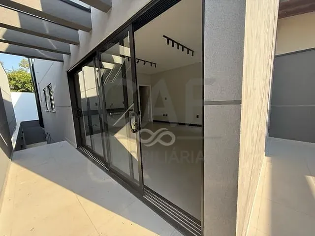 Casa com 150m² 4 quartos e 2 banheiros, para alugar, no bairro Vila Jorge Zambon em Jaguariúna