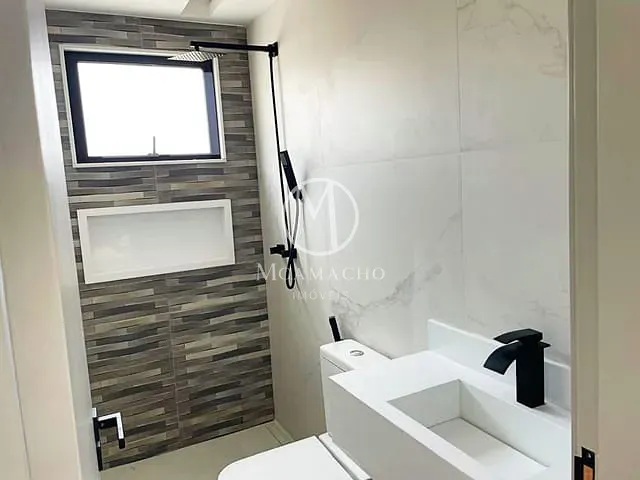 Casa 4 quartos e 7 banheiros, à venda, no bairro Vargem Pequena em Rio de Janeiro