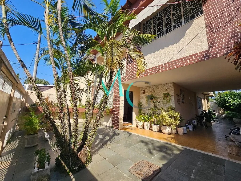 Casa, 3 quartos, 201 m² - Foto 1