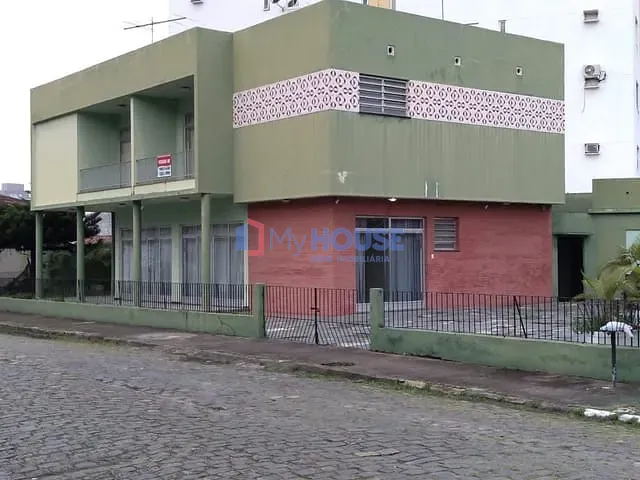 Casa com 417m² 4 quartos e 2 banheiros, à venda, no bairro Boa Vista em Ilhéus