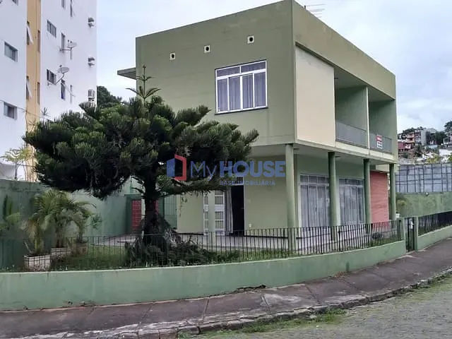 Casa com 417m² 4 quartos e 2 banheiros, à venda, no bairro Boa Vista em Ilhéus