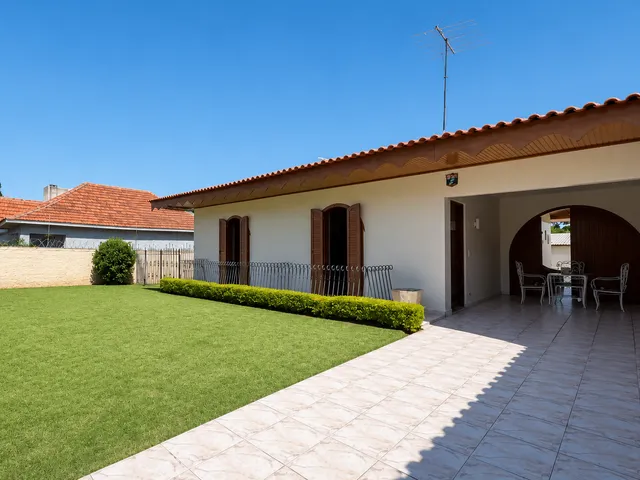 Casa com 1164m² 2 quartos e 1 banheiro, à venda, no bairro Butiatuvinha em Curitiba