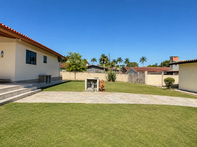 Casa com 1164m² 2 quartos e 1 banheiro, à venda, no bairro Butiatuvinha em Curitiba