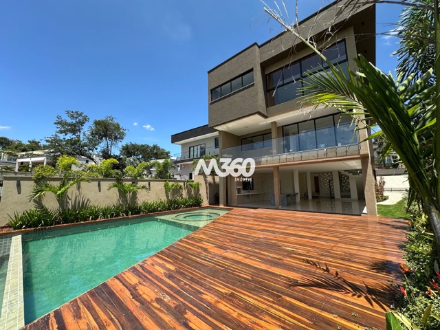 Casa com 560m² 5 quartos e 7 banheiros, à venda, no bairro Condomínio do Lago 1ª Etapa em Goiânia