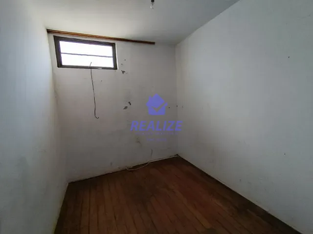 Casa com 330m² 2 quartos e 1 banheiro, à venda, no bairro Alto em Botucatu