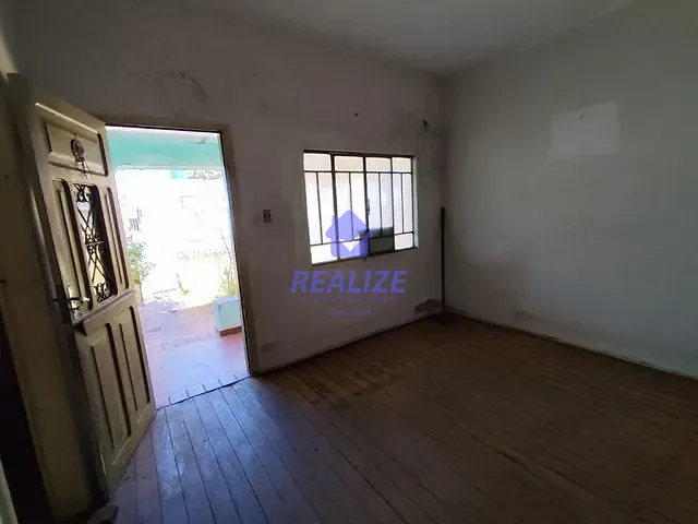 Casa com 330m² 2 quartos e 1 banheiro, à venda, no bairro Alto em Botucatu