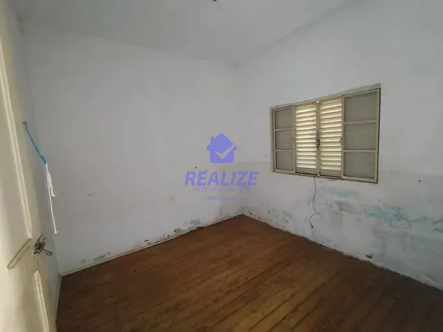 Casa com 330m² 2 quartos e 1 banheiro, à venda, no bairro Alto em Botucatu