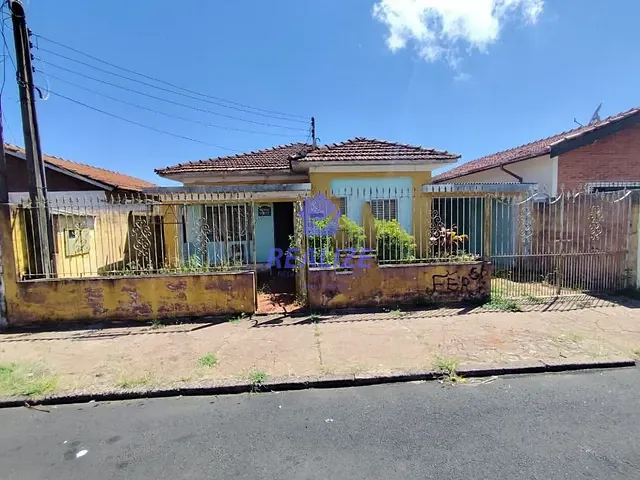 Casa com 330m² 2 quartos e 1 banheiro, à venda, no bairro Alto em Botucatu