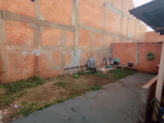 Casa com 151m² 2 quartos e 1 banheiro, à venda, no bairro Ulisses Guimarães em Cambé