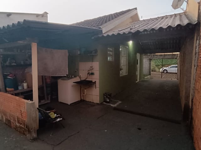 Casa com 151m² 2 quartos e 1 banheiro, à venda, no bairro Ulisses Guimarães em Cambé
