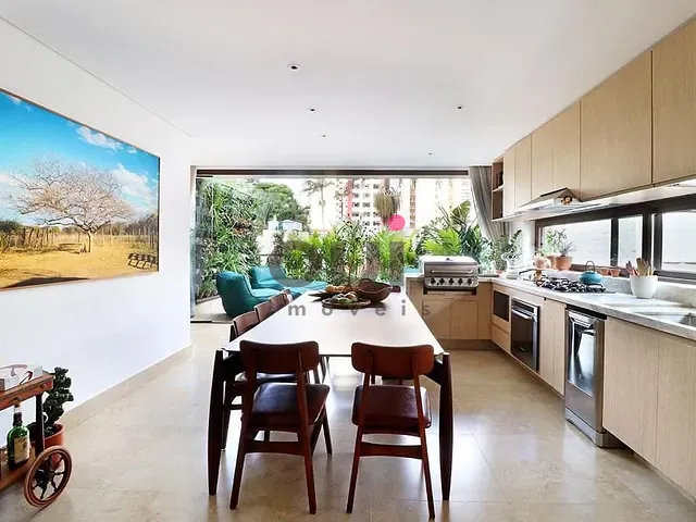 Casa com 270m² 4 quartos e 7 banheiros, à venda, no bairro Vila Nova Conceição em São Paulo