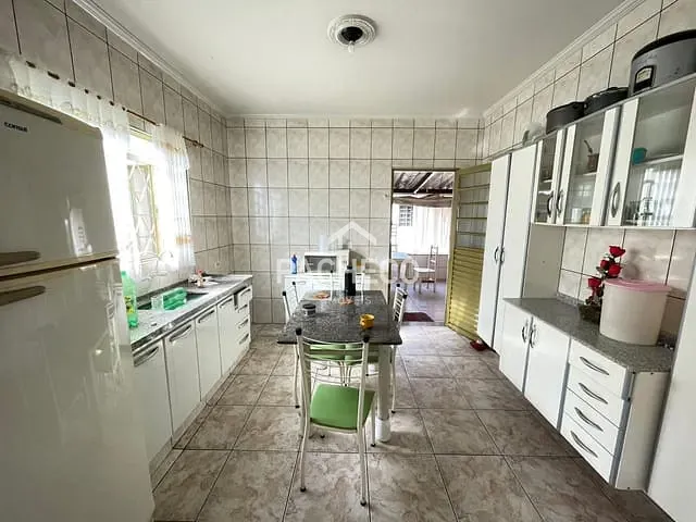 Casa com 300m² 4 quartos e 2 banheiros, à venda, no bairro Jardim Perola em Santa Bárbara d'Oeste