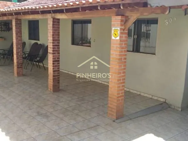 Casa com 300m² 3 quartos e 2 banheiros, à venda, no bairro Conjunto Habitacional Cristal em Cambé