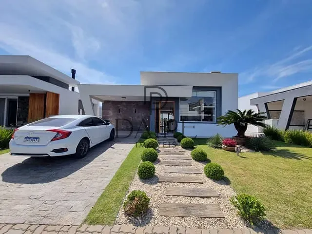 Casa com 350m² 3 quartos e 3 banheiros, à venda, no bairro Araça em Capão da Canoa