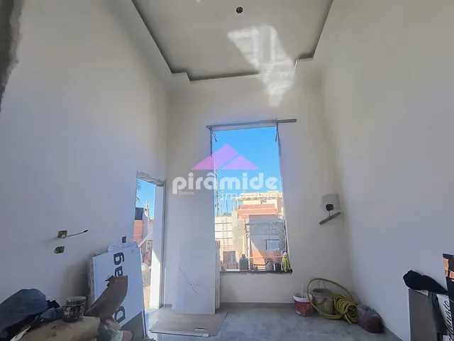 Casa com 245m² 3 quartos e 2 banheiros, à venda, no bairro Jardim das Gaivotas em Caraguatatuba