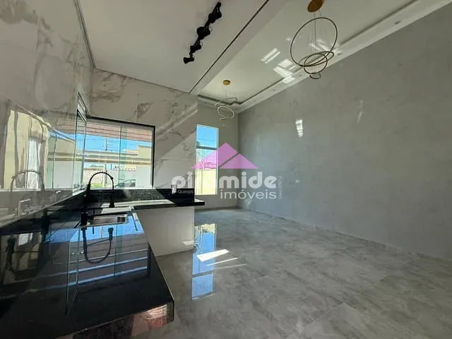 Casa com 245m² 3 quartos e 2 banheiros, à venda, no bairro Jardim das Gaivotas em Caraguatatuba