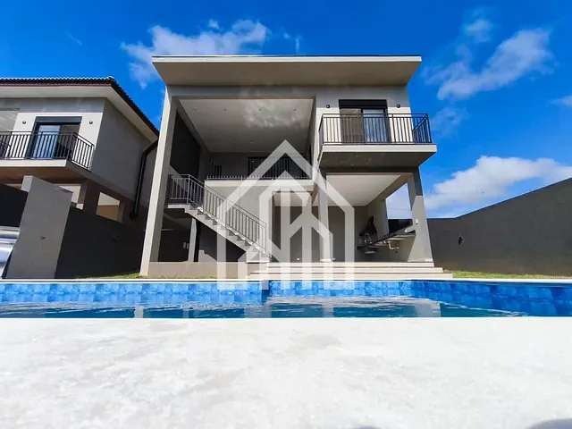 Casa com 384m² 3 quartos e 3 banheiros, à venda, no bairro Loteamento Parque Residencial Serras de Atibaia II em Atibaia