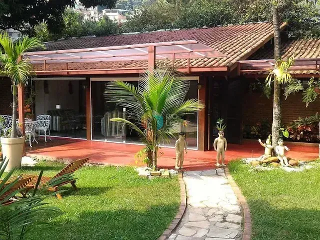Casa com 500m² 7 quartos e 3 banheiros, à venda, no bairro Cosme Velho em Rio de Janeiro
