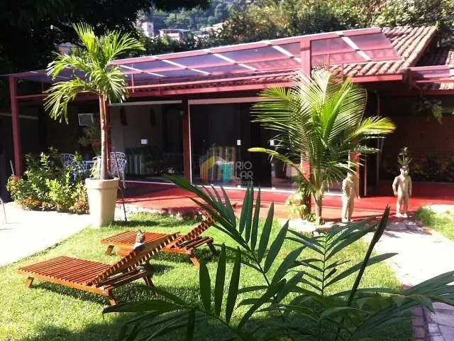 Casa com 500m² 7 quartos e 3 banheiros, à venda, no bairro Cosme Velho em Rio de Janeiro