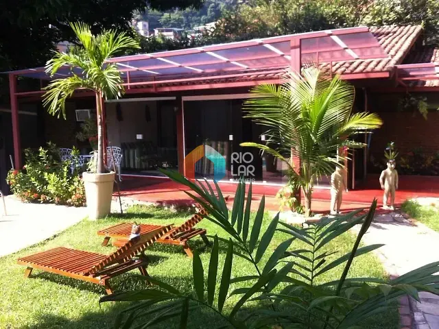 Casa com 500m² 7 quartos e 3 banheiros, à venda, no bairro Cosme Velho em Rio de Janeiro