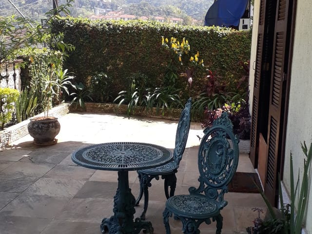 Casa com 1300m² 3 quartos e 1 banheiro, à venda, no bairro Quitandinha em Petrópolis
