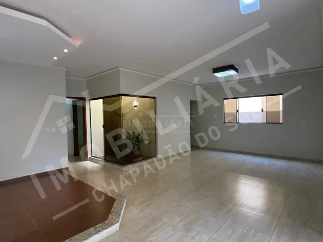 Casa 3 quartos e 2 banheiros, à venda, no bairro FLAMBOYANT em Chapadão do Sul