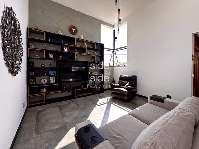 Casa com 450m² 3 quartos e 3 banheiros, à venda, no bairro Nova Niterói em Três Rios