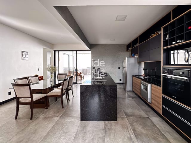 Casa com 450m² 3 quartos e 3 banheiros, à venda, no bairro Nova Niterói em Três Rios