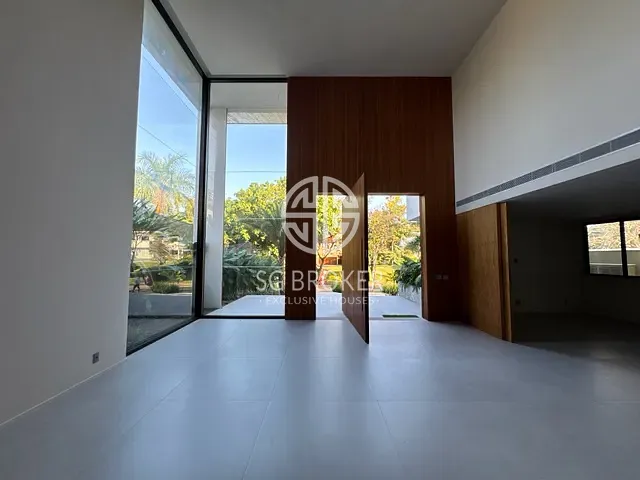 Casa com 1350m² 5 quartos e 6 banheiros, à venda, no bairro Barra da Tijuca em Rio de Janeiro