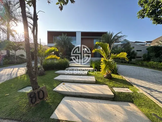 Casa com 1350m² 5 quartos e 6 banheiros, à venda, no bairro Barra da Tijuca em Rio de Janeiro
