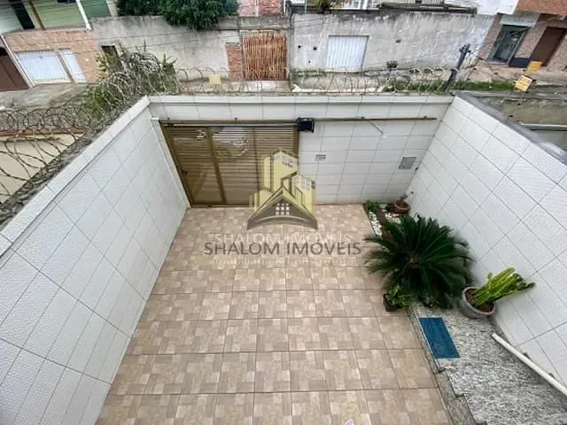 Casa com 180m² 3 quartos e 2 banheiros, à venda, no bairro Parque Xangri-La em Contagem