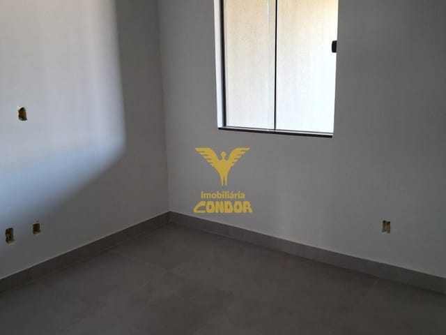 Casa 2 quartos e 1 banheiro, à venda, no bairro Residencial Araucária em Cambé