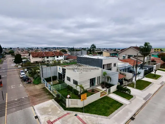 Casa para alugar, no bairro Xaxim em Curitiba