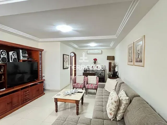 Casa com 360m² 4 quartos e 2 banheiros, à venda, no bairro Vila Santa Cecília em Volta Redonda