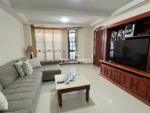 Casa com 360m² 4 quartos e 2 banheiros, à venda, no bairro Vila Santa Cecília em Volta Redonda