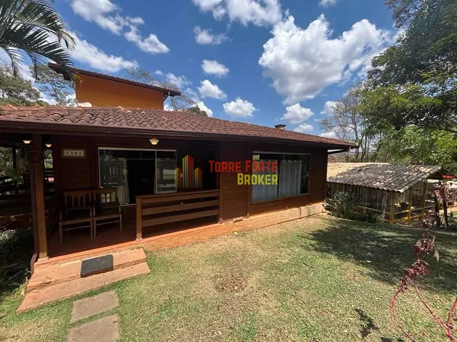 Casa com 250m² 5 quartos e 4 banheiros, para alugar, no bairro Retiro do Chalé (Piedade do Paraopeba) em Brumadinho