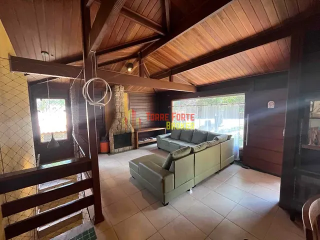Casa com 250m² 5 quartos e 4 banheiros, para alugar, no bairro Retiro do Chalé (Piedade do Paraopeba) em Brumadinho