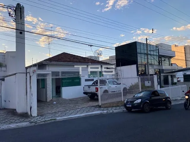 Casa com 480m² 4 quartos e 1 banheiro, à venda, no bairro Centro em Taubaté