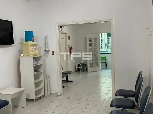 Casa com 480m² 4 quartos e 1 banheiro, à venda, no bairro Centro em Taubaté