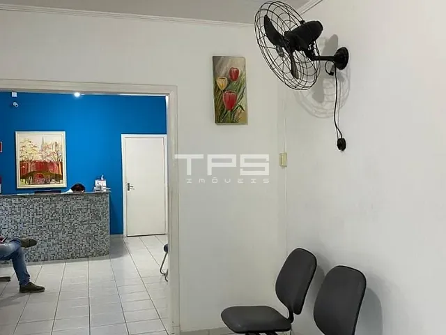 Casa com 480m² 4 quartos e 1 banheiro, à venda, no bairro Centro em Taubaté