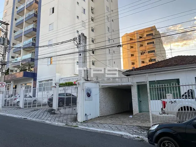 Casa com 480m² 4 quartos e 1 banheiro, à venda, no bairro Centro em Taubaté