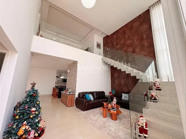 Casa com 483m² 4 quartos e 6 banheiros, à venda, no bairro Loteamento Residencial e Comercial Horto Florestal em Jundiaí