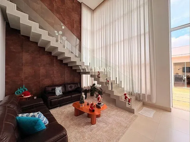 Casa com 483m² 4 quartos e 6 banheiros, à venda, no bairro Loteamento Residencial e Comercial Horto Florestal em Jundiaí