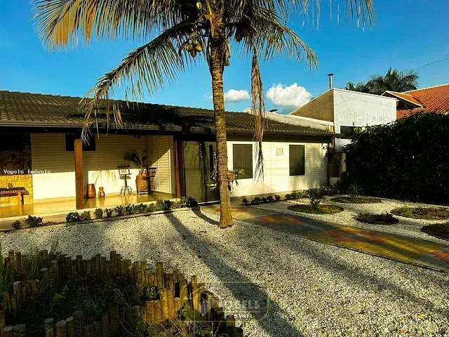 Casa 3 quartos e 4 banheiros, à venda, no bairro Palm Park em Holambra
