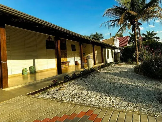 Casa 3 quartos e 4 banheiros, à venda, no bairro Palm Park em Holambra