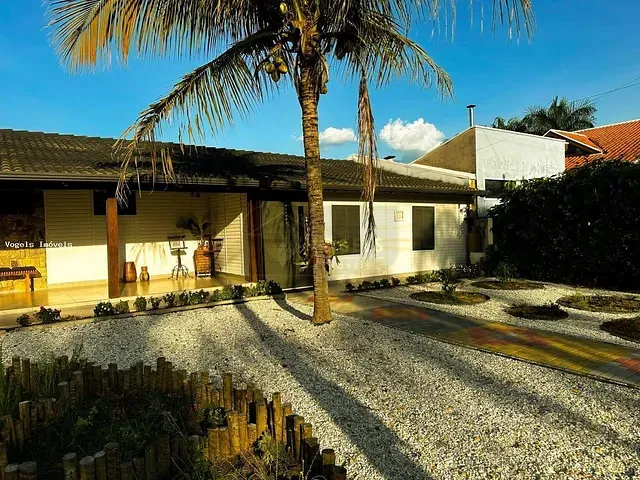 Casa 3 quartos e 4 banheiros, à venda, no bairro Palm Park em Holambra