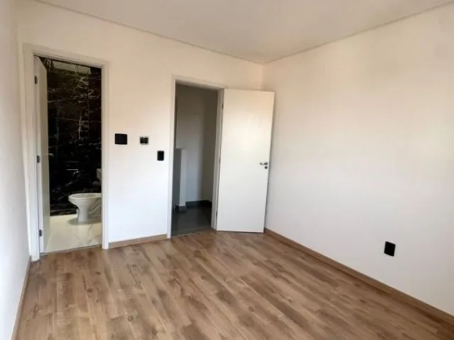 Casa 2 quartos e 3 banheiros, à venda, no bairro Vila Pinheirinho em Santo André