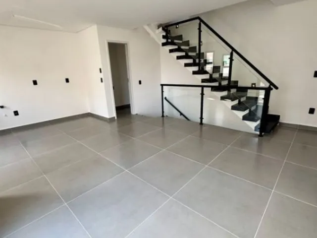 Casa 2 quartos e 3 banheiros, à venda, no bairro Vila Pinheirinho em Santo André
