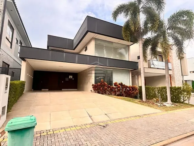 Casa 4 quartos e 5 banheiros, à venda, no bairro Uruguai em Teresina